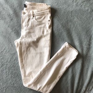 GAP white distressed legging jean